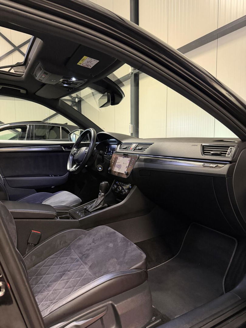 Škoda Superb Combi Skoda Superb 1.5 TSI Sportine Pano Virtual Trekhaak Memory