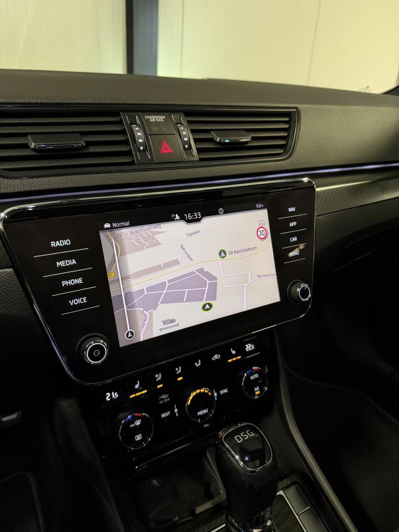 Škoda Superb Combi Skoda Superb 1.5 TSI Sportine Pano Virtual Trekhaak Memory