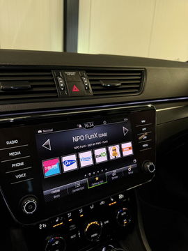Škoda Superb Combi Skoda Superb 1.5 TSI Sportine Pano Virtual Trekhaak Memory