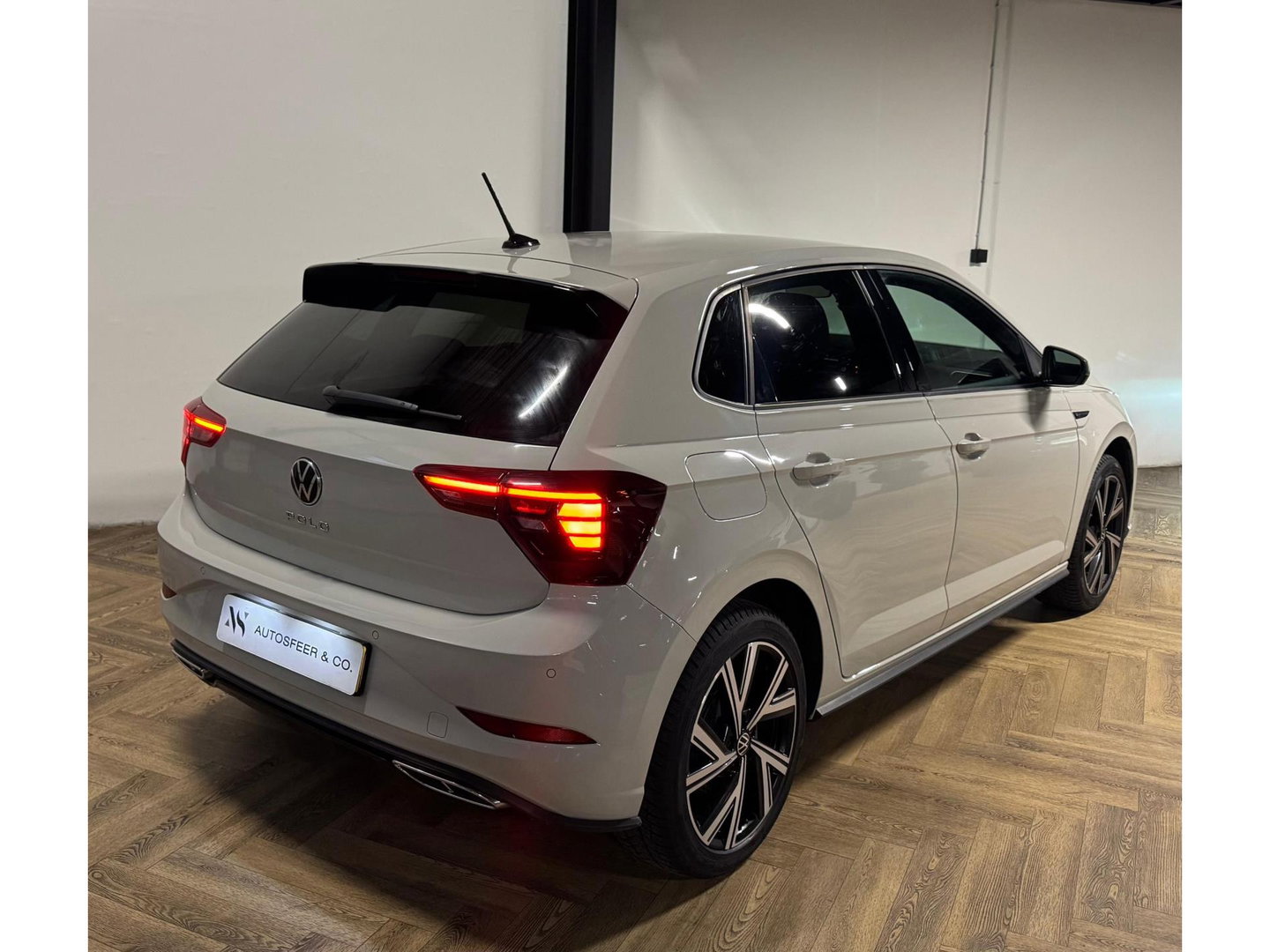 Volkswagen Polo 1.0 TSI R-Line KEYLESS CAM