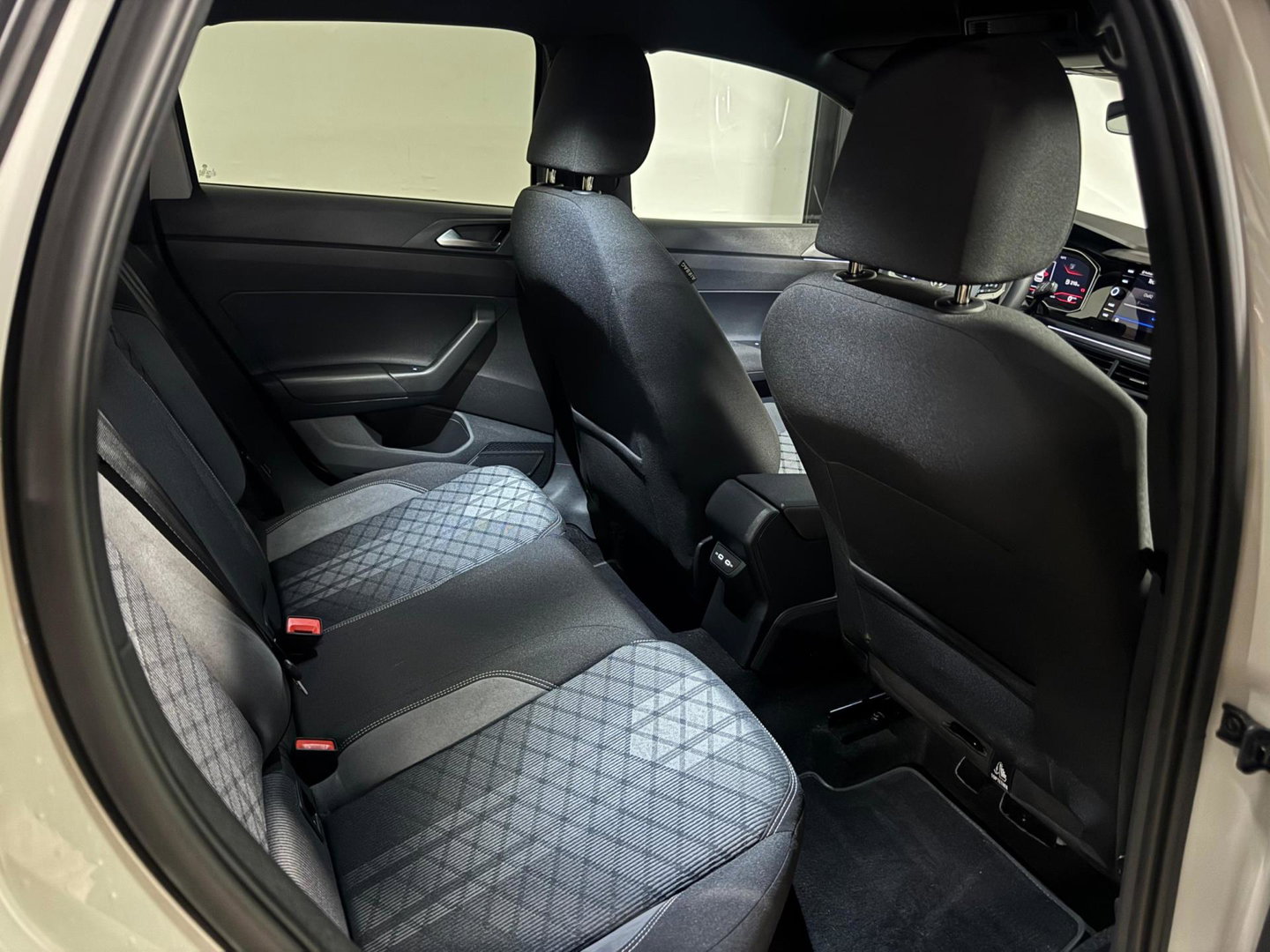 Volkswagen Polo 1.0 TSI R-Line KEYLESS CAM