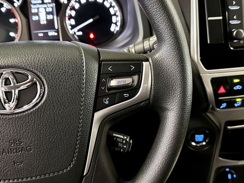 Toyota Land Cruiser 2.8 D-4D-F Challenger High Roof Blind Van | Direct Leverbaar | 3500 Kg Trekken | Tot 10 Jaar Garantie | Cruise Control | Trekhaak | Airconditioning |