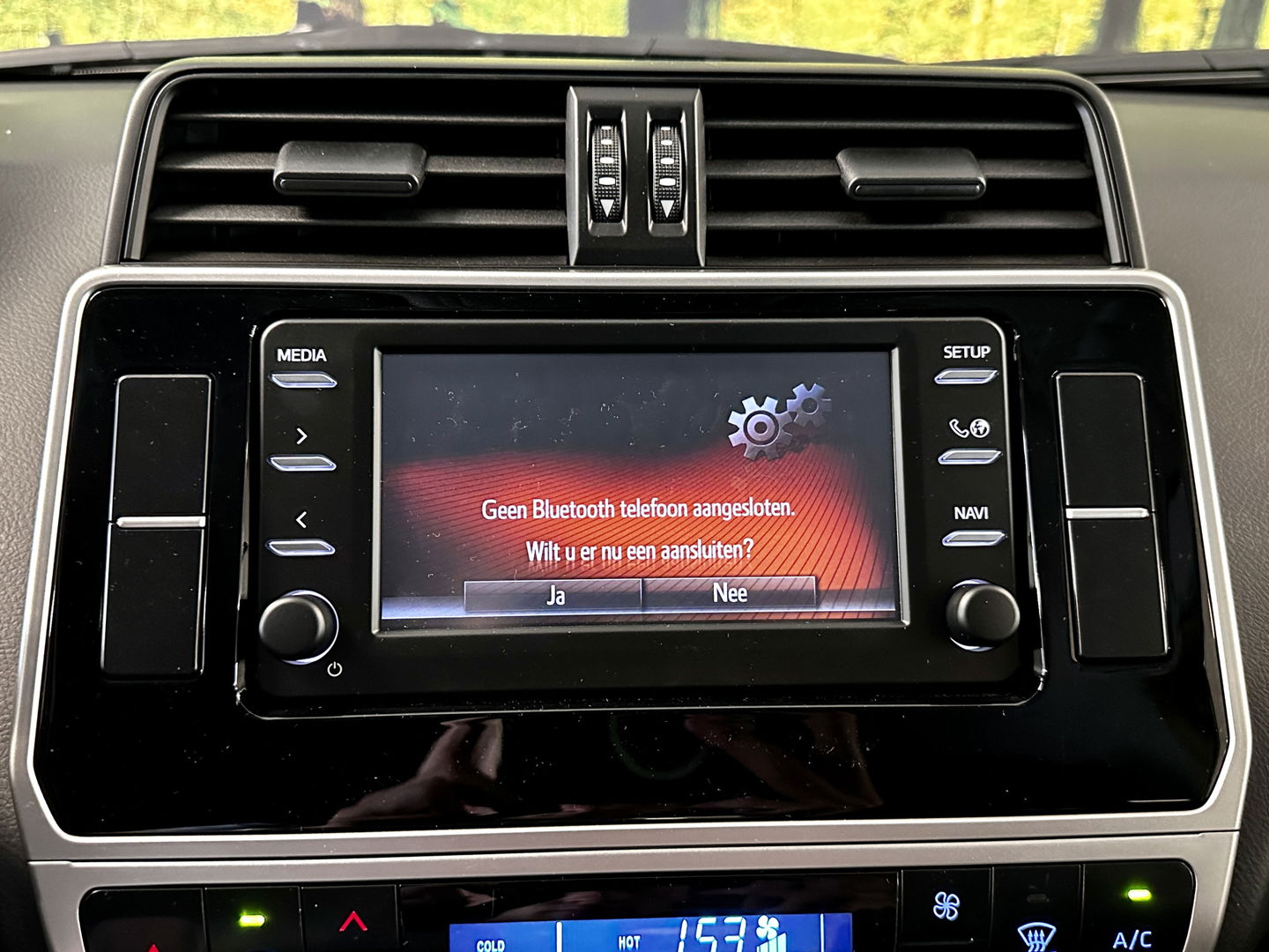 Toyota Land Cruiser 2.8 D-4D-F Challenger High Roof Blind Van | Direct Leverbaar | 3500 Kg Trekken | Tot 10 Jaar Garantie | Cruise Control | Trekhaak | Airconditioning |