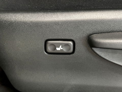 Toyota Land Cruiser 2.8 D-4D-F Challenger High Roof Blind Van | Direct Leverbaar | 3500 Kg Trekken | Tot 10 Jaar Garantie | Cruise Control | Trekhaak | Airconditioning |