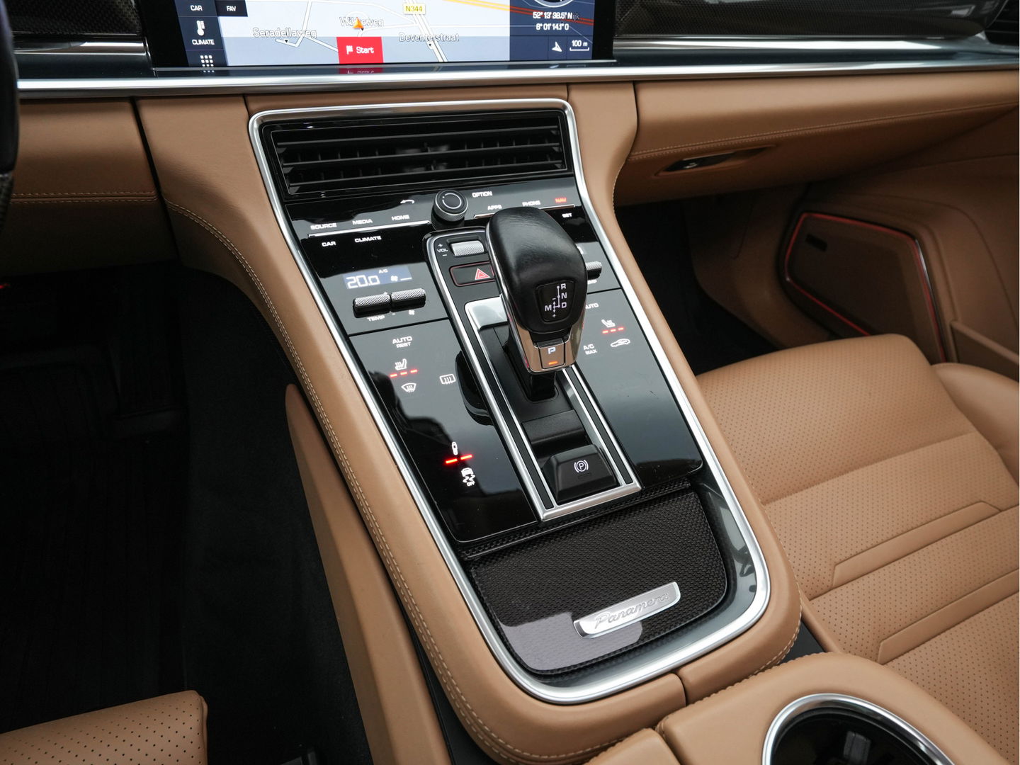 Porsche Panamera Sport Turismo 3.0 4 Sportchrono-Pack Aut. *PANO | LEATHER | MATRIX-LED | BOSE-SURROUND | MEMORY-PACK | TOPVIEW | KEYLESS | NAVI-FULLMAP | HEATED-SPORTSEATS | DAB+ | PRIVACYGLASS | SHIFTPADDLES | SPORT-EXHAUST | 21''ALU*