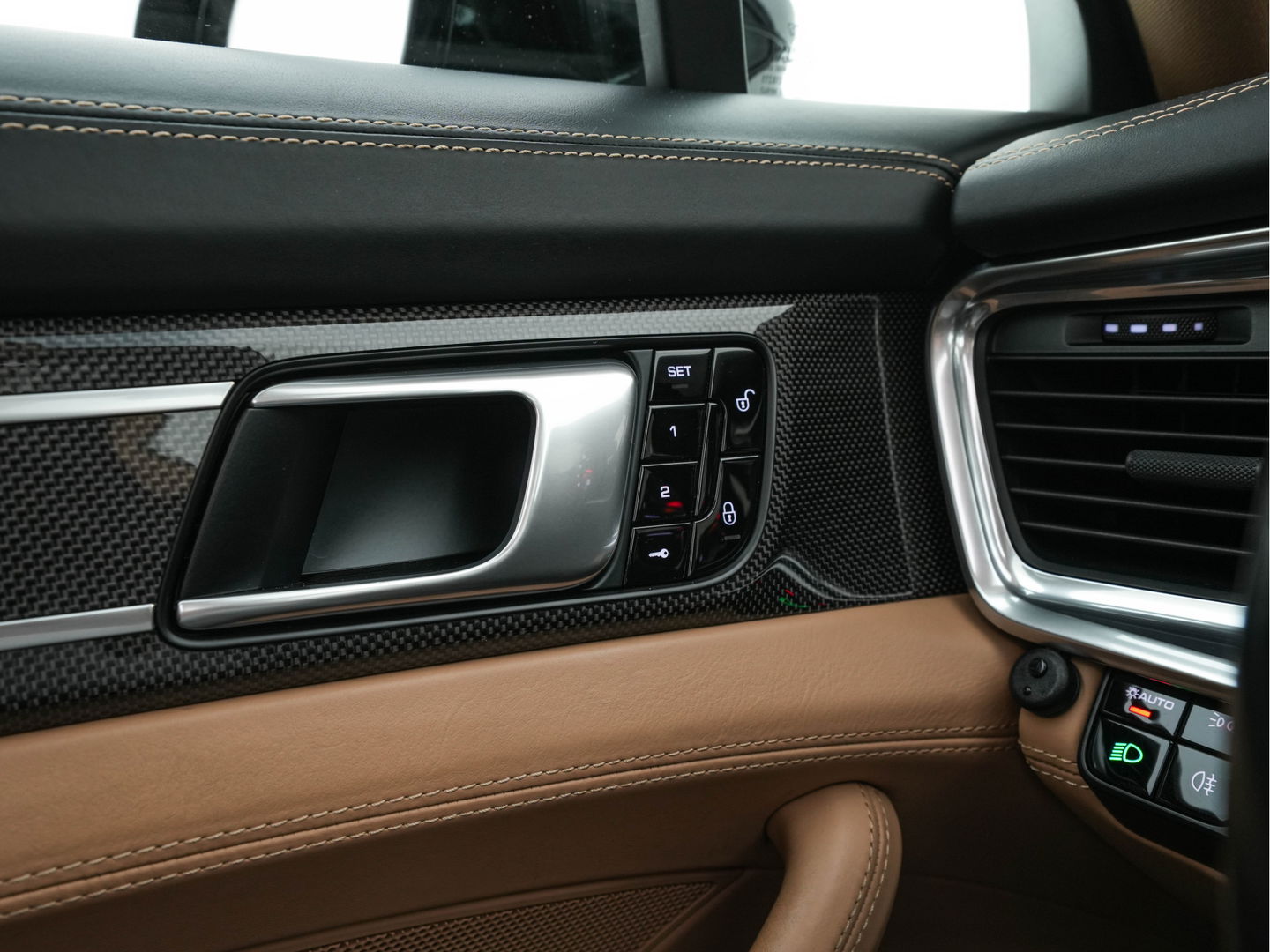 Porsche Panamera Sport Turismo 3.0 4 Sportchrono-Pack Aut. *PANO | LEATHER | MATRIX-LED | BOSE-SURROUND | MEMORY-PACK | TOPVIEW | KEYLESS | NAVI-FULLMAP | HEATED-SPORTSEATS | DAB+ | PRIVACYGLASS | SHIFTPADDLES | SPORT-EXHAUST | 21''ALU*