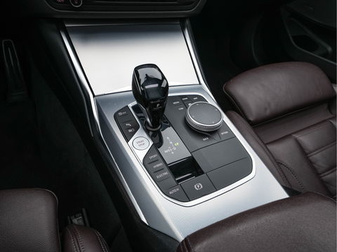 BMW 3 Serie Touring 320e M-Sportpack Business Edition Plus (Plug-In) (INCL-BTW) *PANO | LASER-LED | LEATHER | HEATED-SPORTSEATS | HARMAN/KARDON | VIRTUAL-COCKPIT | AMBIENT-LIGHT | NAVI-FULLMAP | DAB+ | 18''ALU*