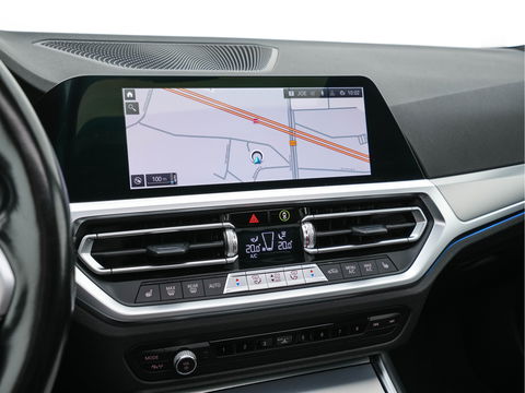 BMW 3 Serie Touring 320e M-Sportpack Business Edition Plus (Plug-In) (INCL-BTW) *PANO | LASER-LED | LEATHER | HEATED-SPORTSEATS | HARMAN/KARDON | VIRTUAL-COCKPIT | AMBIENT-LIGHT | NAVI-FULLMAP | DAB+ | 18''ALU*