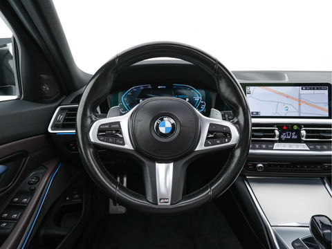 BMW 3 Serie Touring 320e M-Sportpack Business Edition Plus (Plug-In) (INCL-BTW) *PANO | LASER-LED | LEATHER | HEATED-SPORTSEATS | HARMAN/KARDON | VIRTUAL-COCKPIT | AMBIENT-LIGHT | NAVI-FULLMAP | DAB+ | 18''ALU*