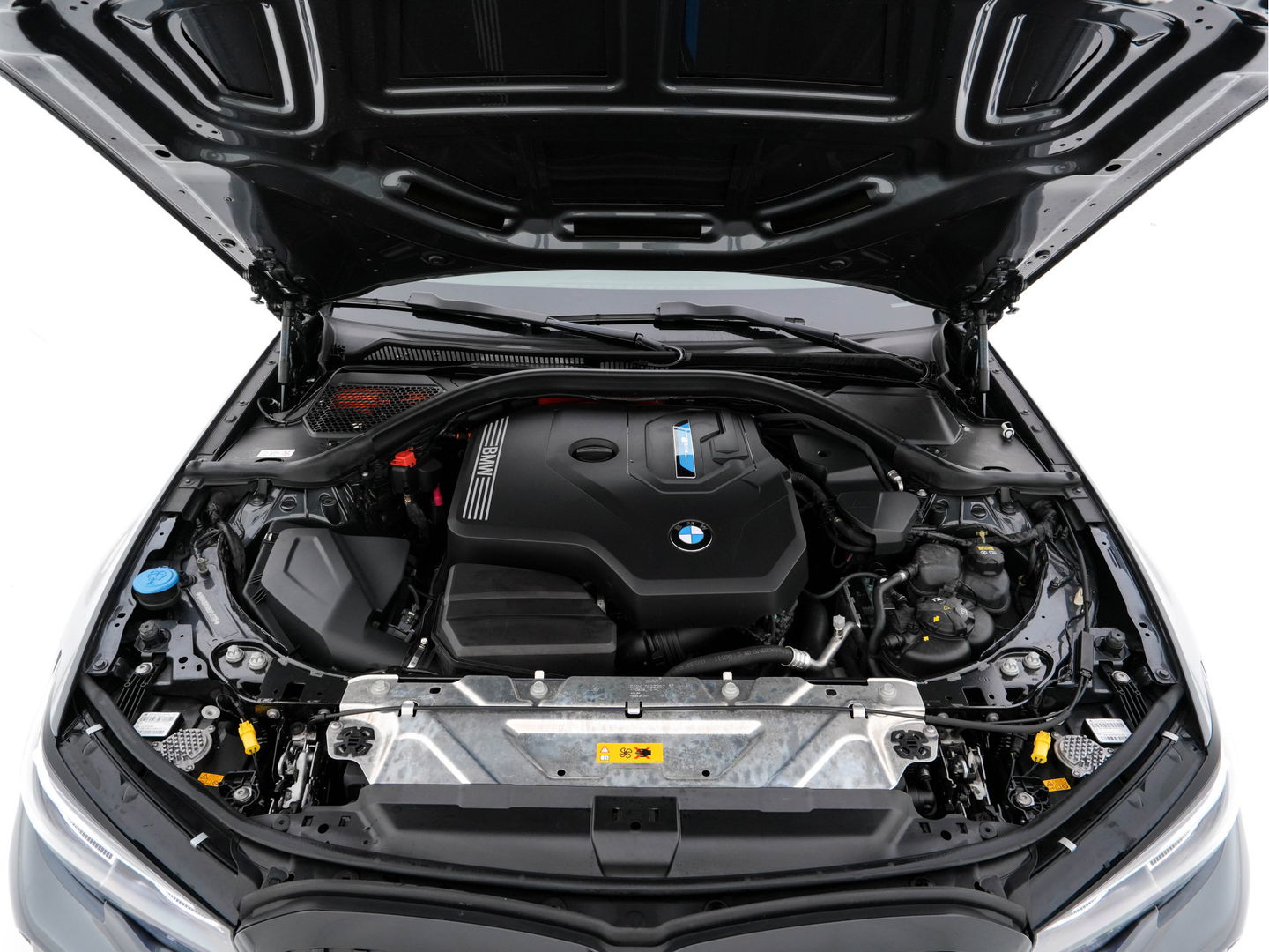 BMW 3 Serie Touring 320e M-Sportpack Business Edition Plus (Plug-In) (INCL-BTW) *PANO | LASER-LED | LEATHER | HEATED-SPORTSEATS | HARMAN/KARDON | VIRTUAL-COCKPIT | AMBIENT-LIGHT | NAVI-FULLMAP | DAB+ | 18''ALU*