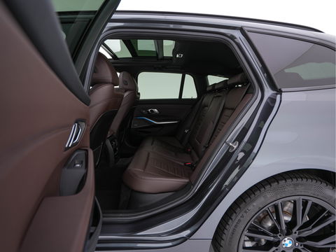 BMW 3 Serie Touring 320e M-Sportpack Business Edition Plus (Plug-In) (INCL-BTW) *PANO | LASER-LED | LEATHER | HEATED-SPORTSEATS | HARMAN/KARDON | VIRTUAL-COCKPIT | AMBIENT-LIGHT | NAVI-FULLMAP | DAB+ | 18''ALU*