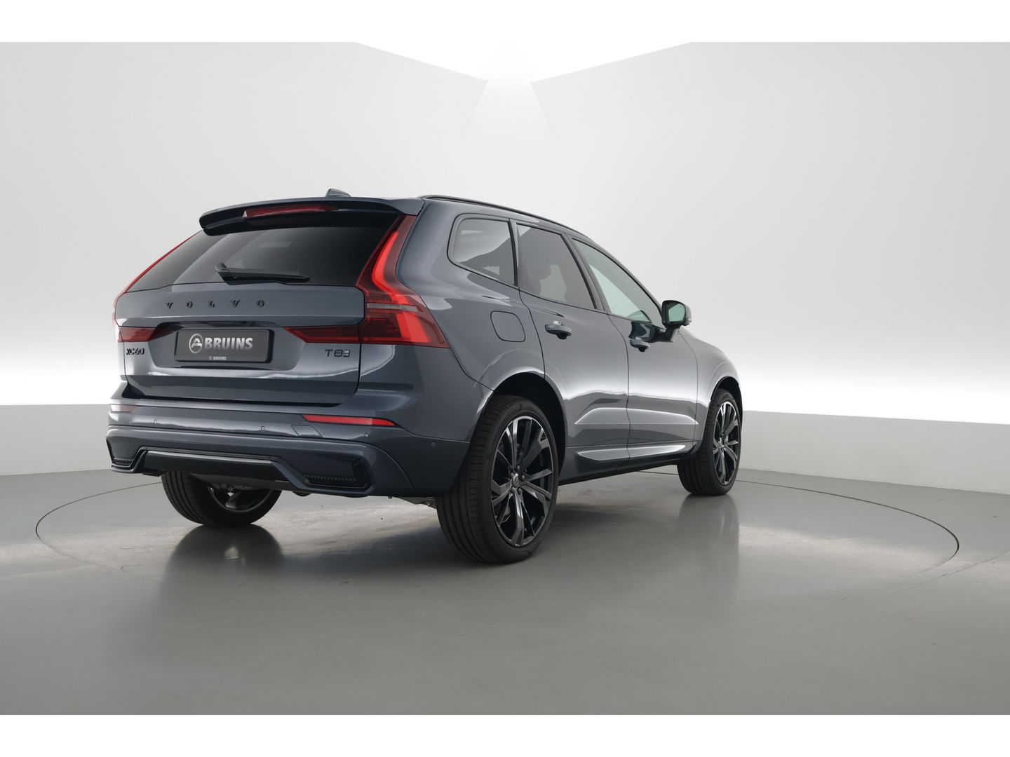 Volvo XC60 2.0 T8 Plug-in hybrid AWD Plus Black Edition | Pano | Head up | 360 Camera | Blis | Acc | H&K Audio | Mem stoelen |