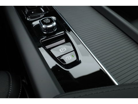 Volvo XC60 2.0 T8 Plug-in hybrid AWD Plus Black Edition | Pano | Head up | 360 Camera | Blis | Acc | H&K Audio | Mem stoelen |