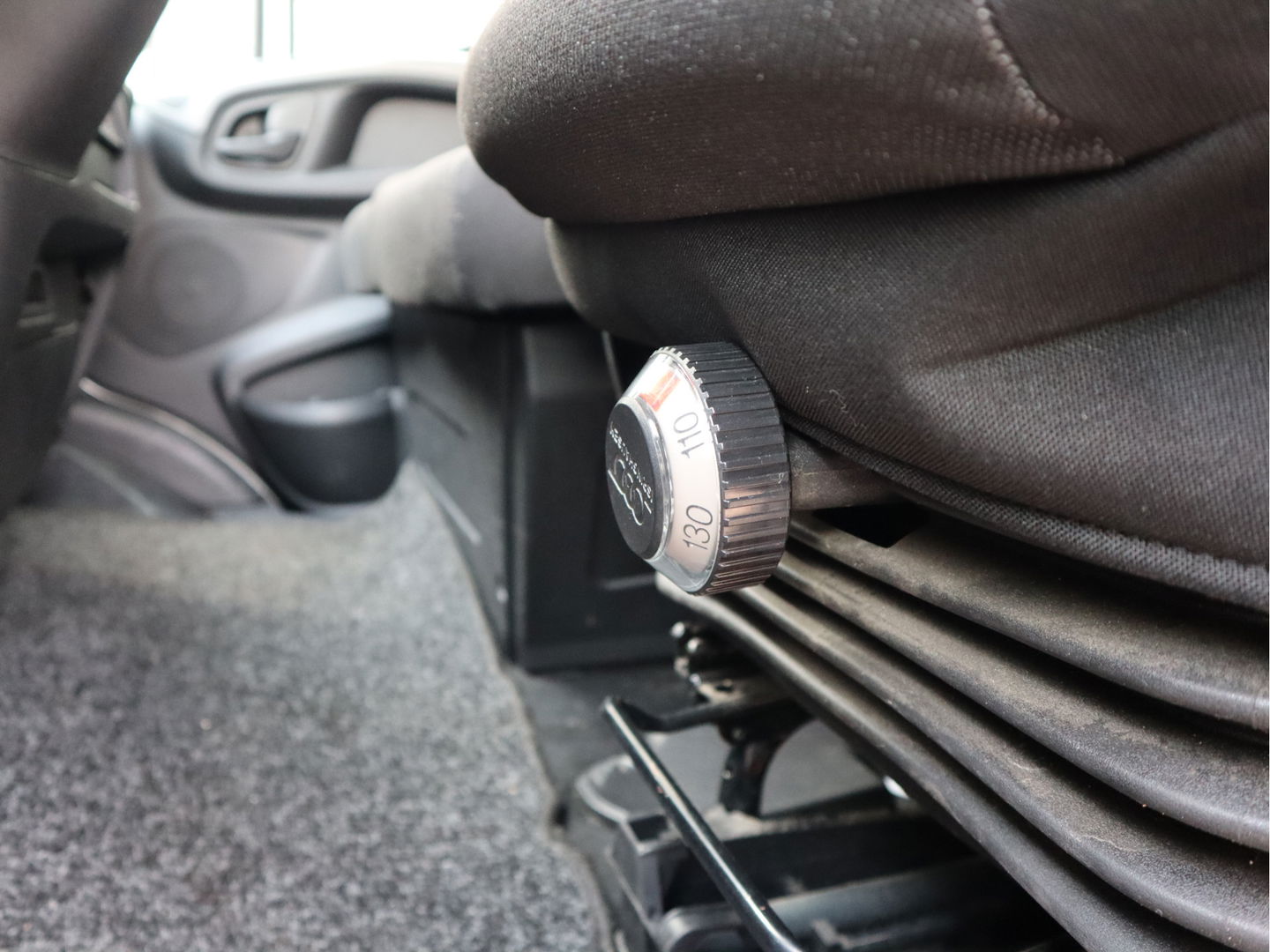 Iveco Daily 40C18 3.0 Hi-Matic Automaat Euro 6 Bakwagen - Laadklep 1000kg