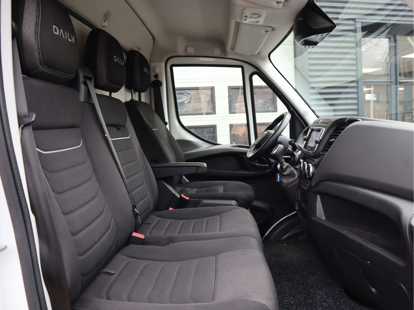 Iveco Daily 40C18 3.0 Hi-Matic Automaat Euro 6 Bakwagen - Laadklep 1000kg