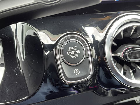 Mercedes-Benz B-Klasse 200 Business Solution AMG | Sfeerverlichting | Apple Carplay | Android Auto | DAB | Rijmodus Regeling | Adaptieve Cruise Control | Lane Assist |