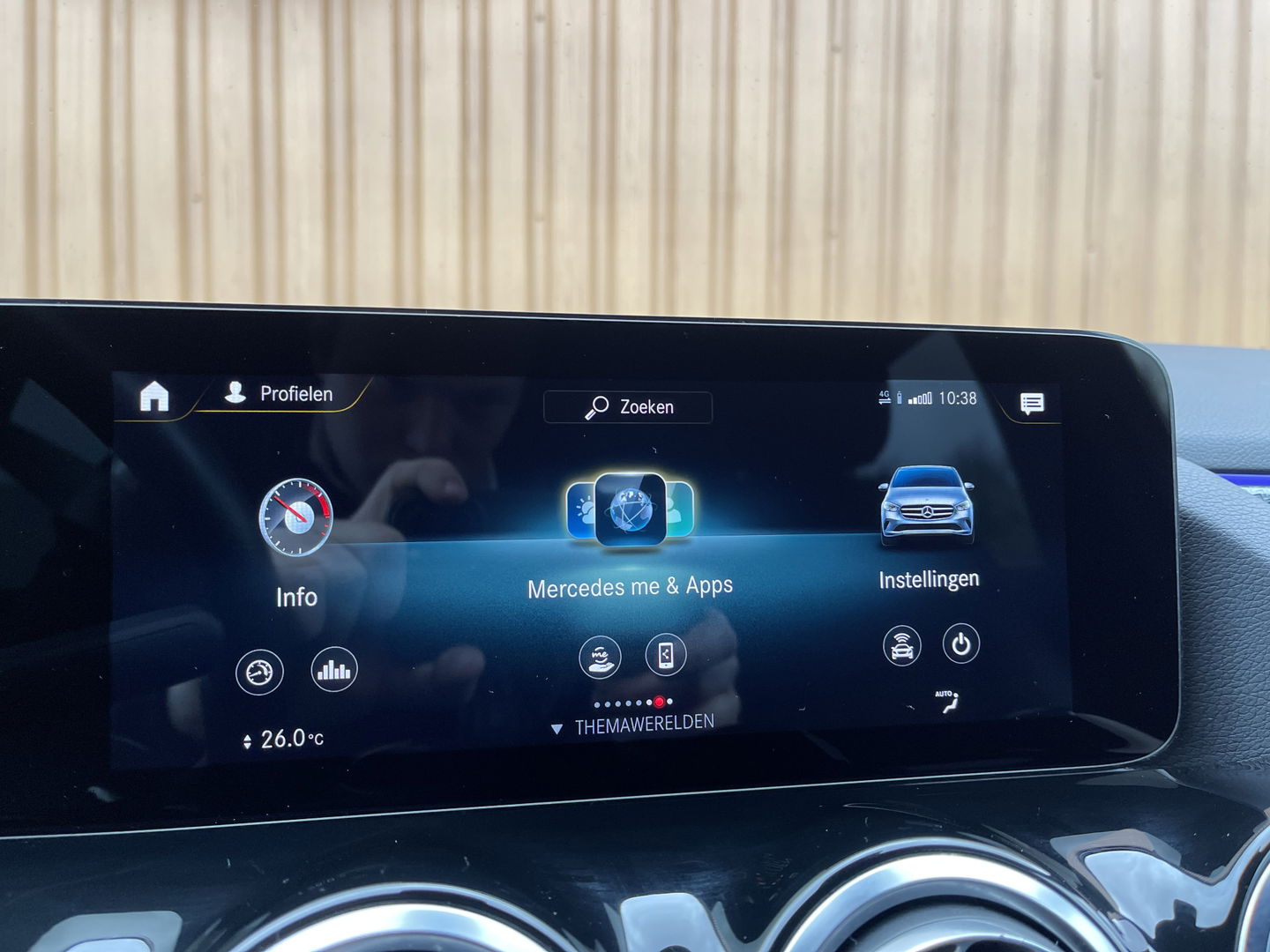 Mercedes-Benz B-Klasse 200 Business Solution AMG | Sfeerverlichting | Apple Carplay | Android Auto | DAB | Rijmodus Regeling | Adaptieve Cruise Control | Lane Assist |