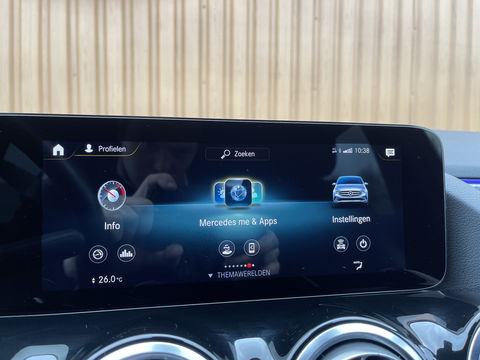 Mercedes-Benz B-Klasse 200 Business Solution AMG | Sfeerverlichting | Apple Carplay | Android Auto | DAB | Rijmodus Regeling | Adaptieve Cruise Control | Lane Assist |