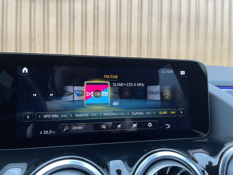 Mercedes-Benz B-Klasse 200 Business Solution AMG | Sfeerverlichting | Apple Carplay | Android Auto | DAB | Rijmodus Regeling | Adaptieve Cruise Control | Lane Assist |