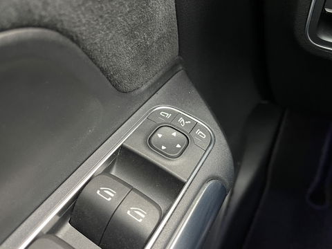 Mercedes-Benz B-Klasse 200 Business Solution AMG | Sfeerverlichting | Apple Carplay | Android Auto | DAB | Rijmodus Regeling | Adaptieve Cruise Control | Lane Assist |