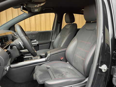 Mercedes-Benz B-Klasse 200 Business Solution AMG | Sfeerverlichting | Apple Carplay | Android Auto | DAB | Rijmodus Regeling | Adaptieve Cruise Control | Lane Assist |