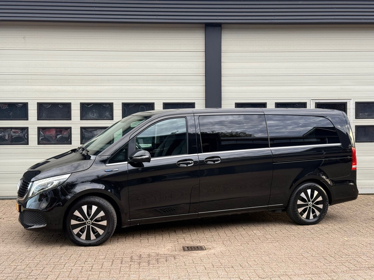 Mercedes-Benz EQV 300 90kWh L3 Extra Lang - 8 Zits - Leder - elc. Schuif