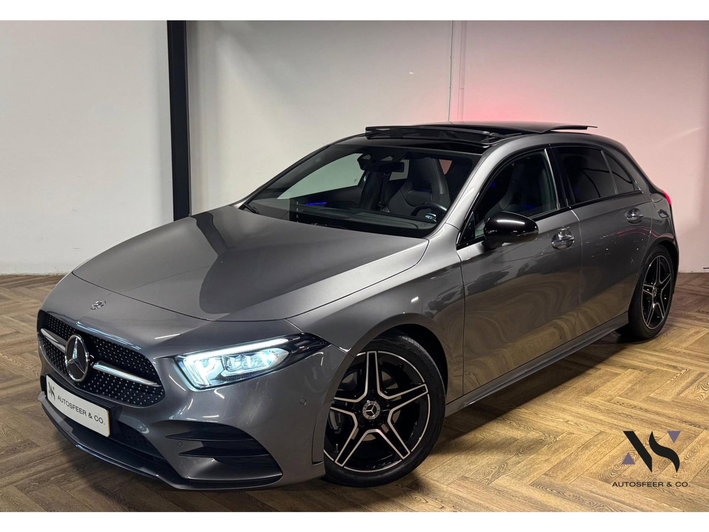 Mercedes-Benz A-Klasse 180 Business Solution AMG PANO KEYLESS