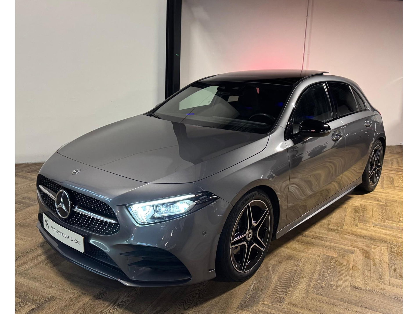 Mercedes-Benz A-Klasse 180 Business Solution AMG PANO KEYLESS