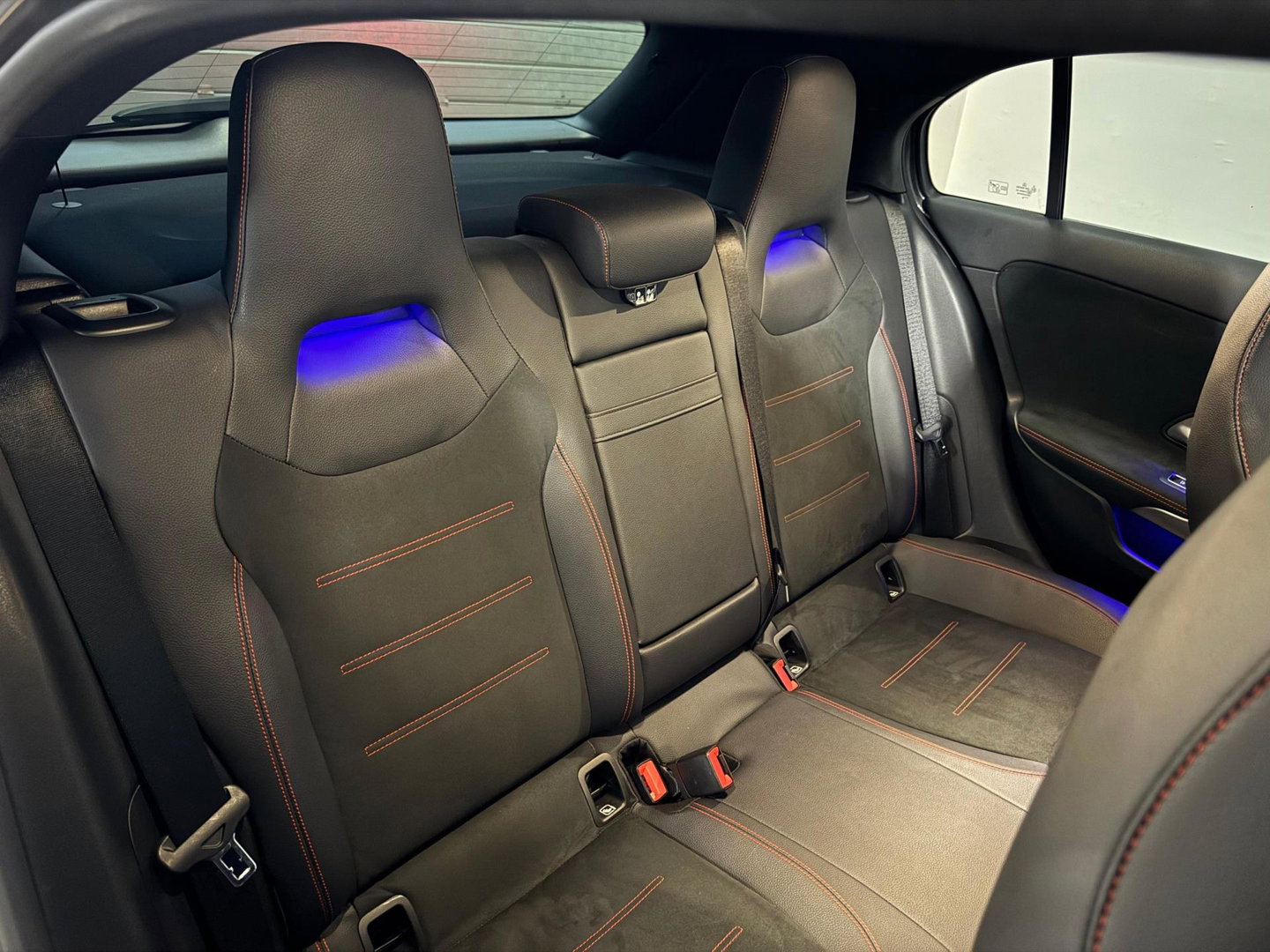 Mercedes-Benz A-Klasse 180 Business Solution AMG PANO KEYLESS