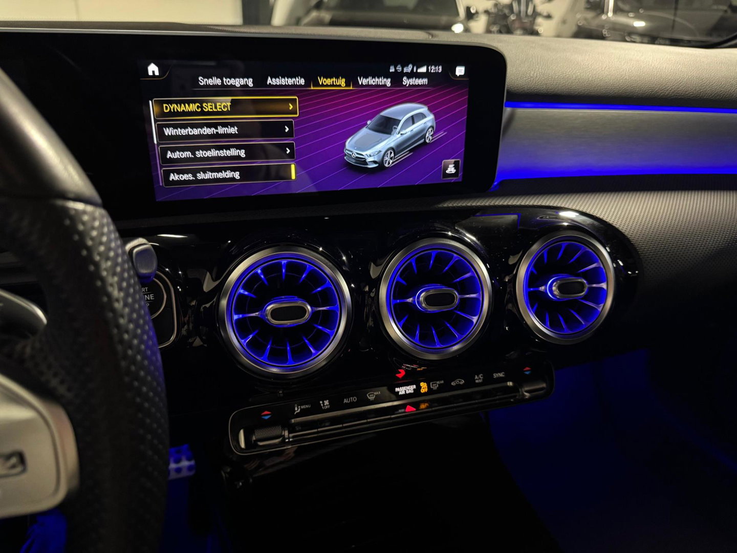 Mercedes-Benz A-Klasse 180 Business Solution AMG PANO KEYLESS