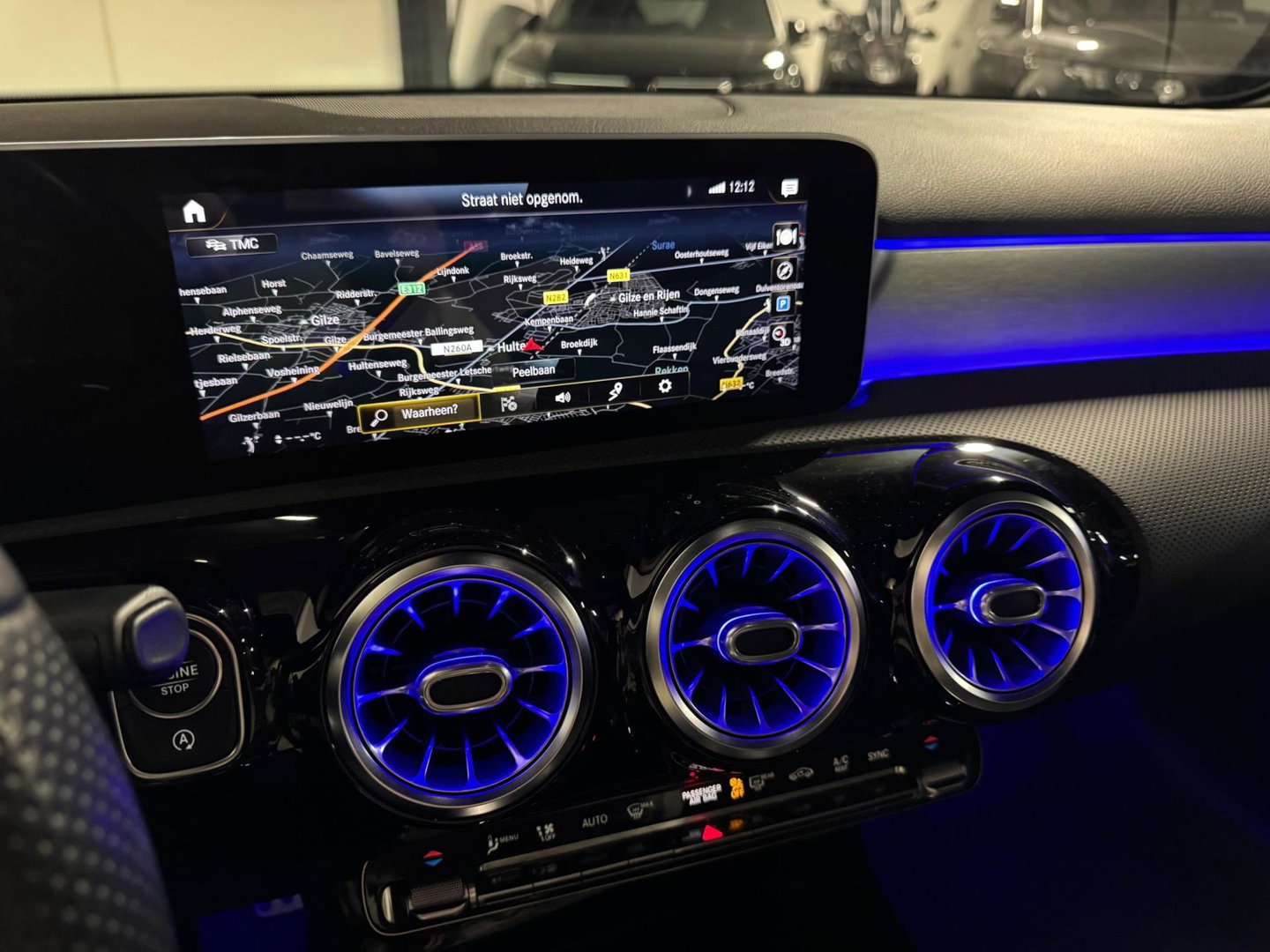 Mercedes-Benz A-Klasse 180 Business Solution AMG PANO KEYLESS