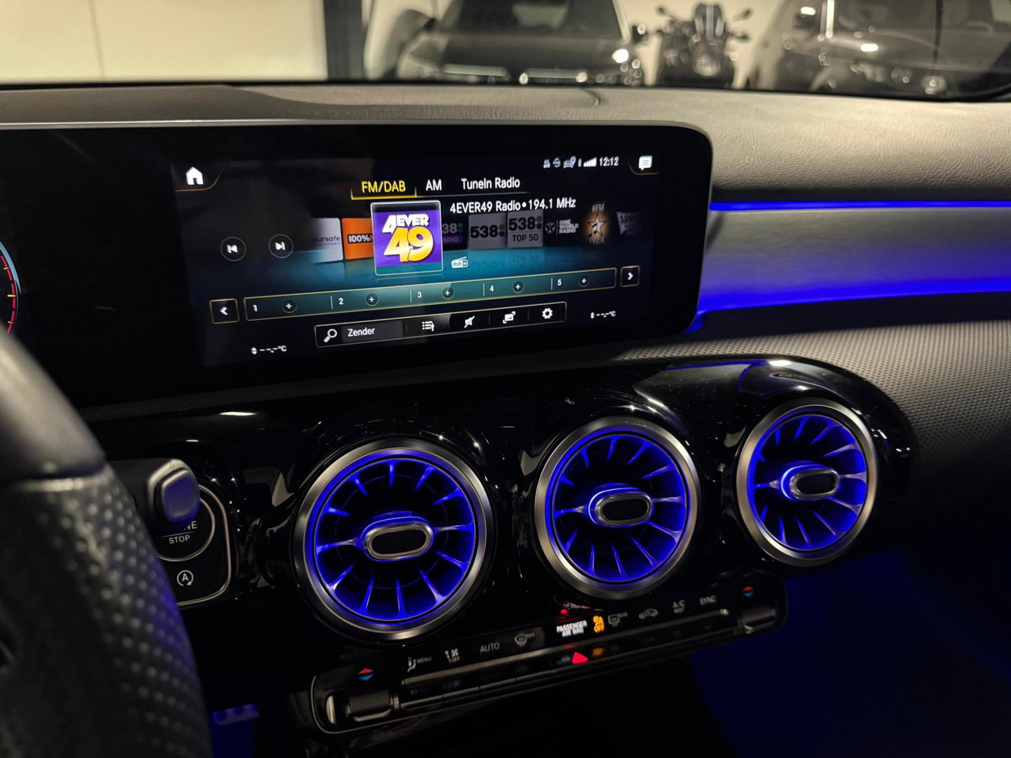 Mercedes-Benz A-Klasse 180 Business Solution AMG PANO KEYLESS