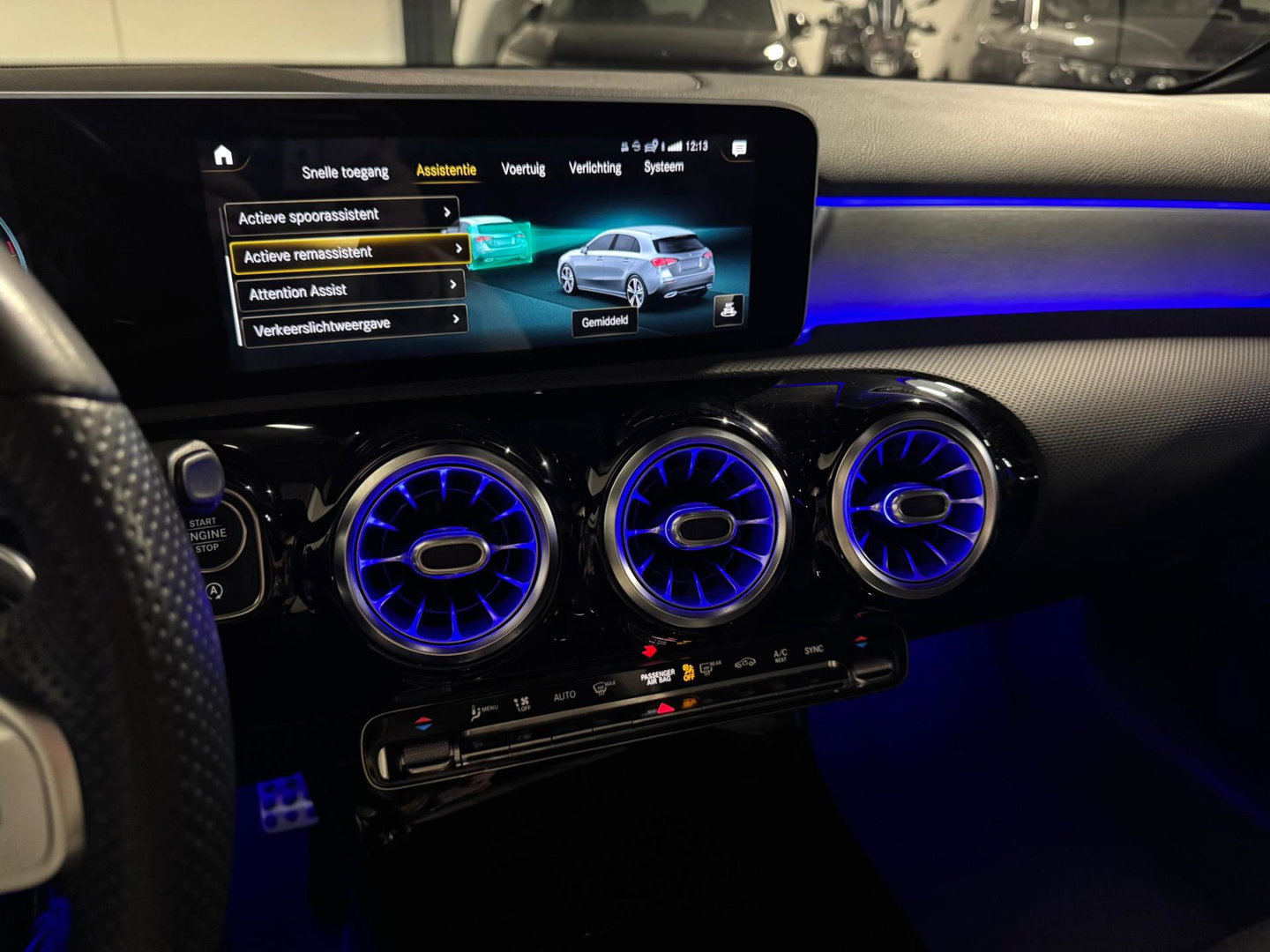 Mercedes-Benz A-Klasse 180 Business Solution AMG PANO KEYLESS