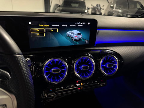 Mercedes-Benz A-Klasse 180 Business Solution AMG PANO KEYLESS