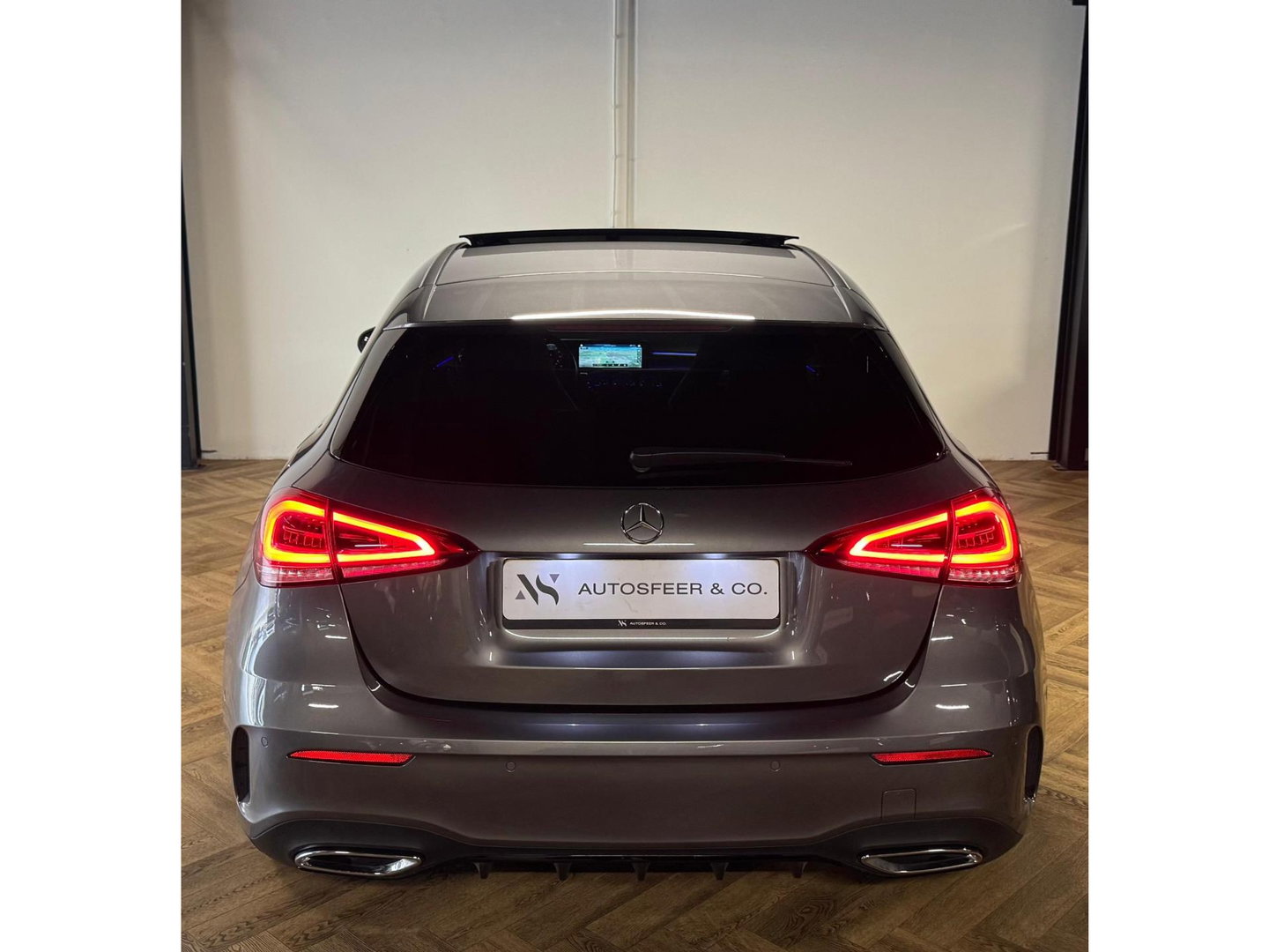 Mercedes-Benz A-Klasse 180 Business Solution AMG PANO KEYLESS