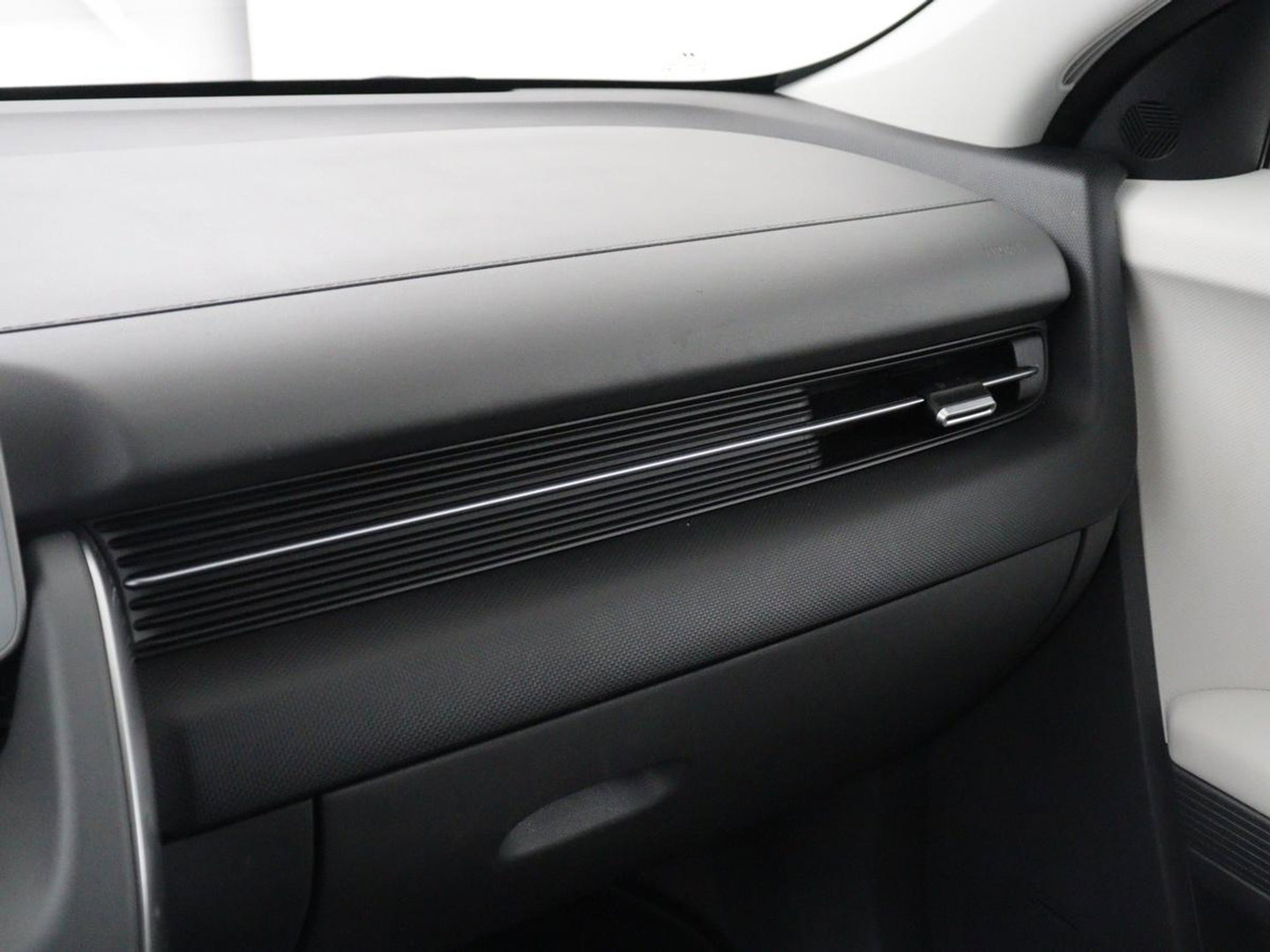 Hyundai IONIQ 5 Connect 58 kWh | SOH 91% | Warmtepomp | Stoelverwarming | Adaptive cruise | Bose Sound | Camera | Carplay | Half leder | Vehicle-to-load | Keyless | Navigatie | Full LED