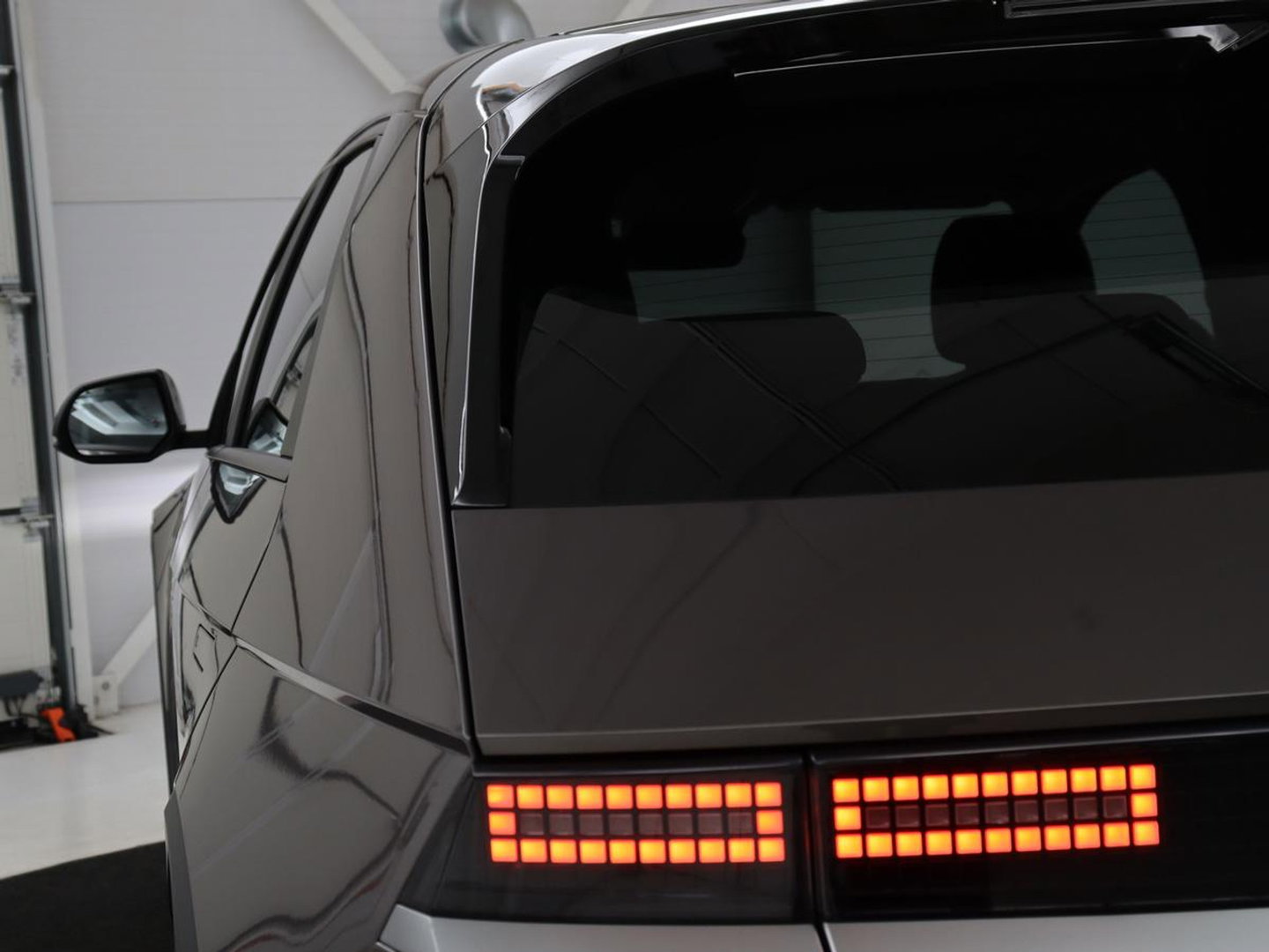 Hyundai IONIQ 5 Connect 58 kWh | SOH 91% | Warmtepomp | Stoelverwarming | Adaptive cruise | Bose Sound | Camera | Carplay | Half leder | Vehicle-to-load | Keyless | Navigatie | Full LED