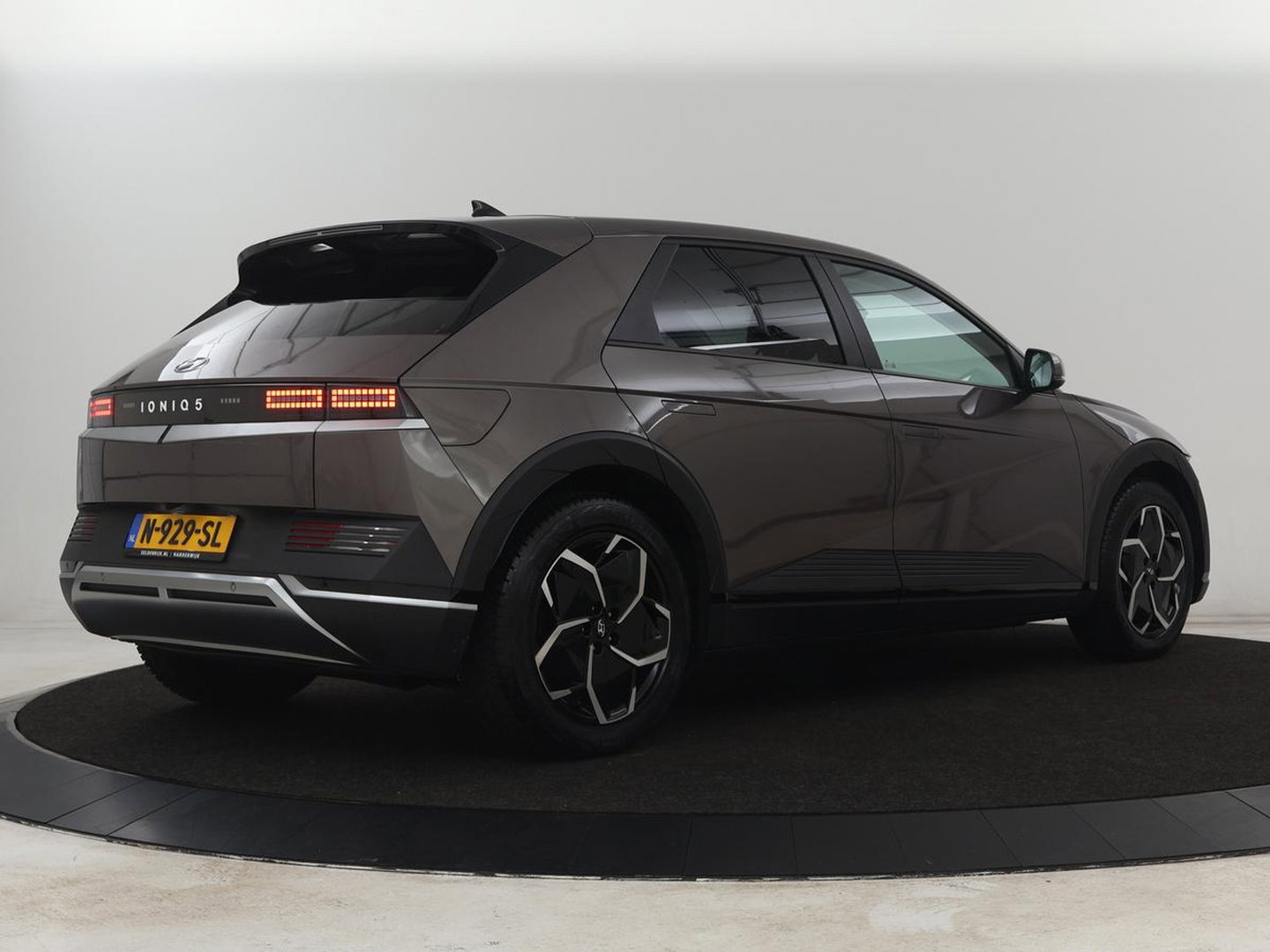 Hyundai IONIQ 5 Connect 58 kWh | SOH 91% | Warmtepomp | Stoelverwarming | Adaptive cruise | Bose Sound | Camera | Carplay | Half leder | Vehicle-to-load | Keyless | Navigatie | Full LED