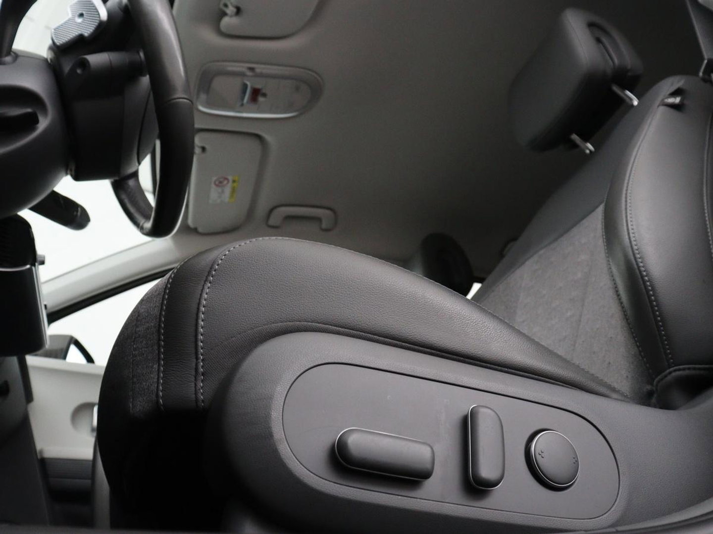 Hyundai IONIQ 5 Connect 58 kWh | SOH 91% | Warmtepomp | Stoelverwarming | Adaptive cruise | Bose Sound | Camera | Carplay | Half leder | Vehicle-to-load | Keyless | Navigatie | Full LED