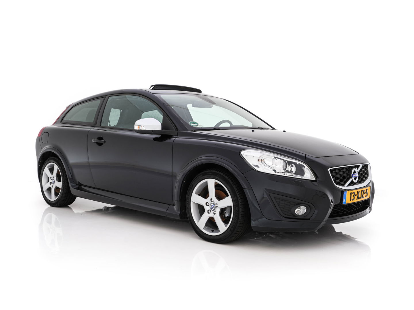 Volvo C30 1.6 D2 R-Design Sport-pack *PANO | BI-XENON | LEATHER-FABRIC | NAVI-FULLMAP | HEATED-SPORTSEATS | ECC | CARBON-INLAY | PDC | PREMIUM-AUDIO | CRUISE | 17''ALU*