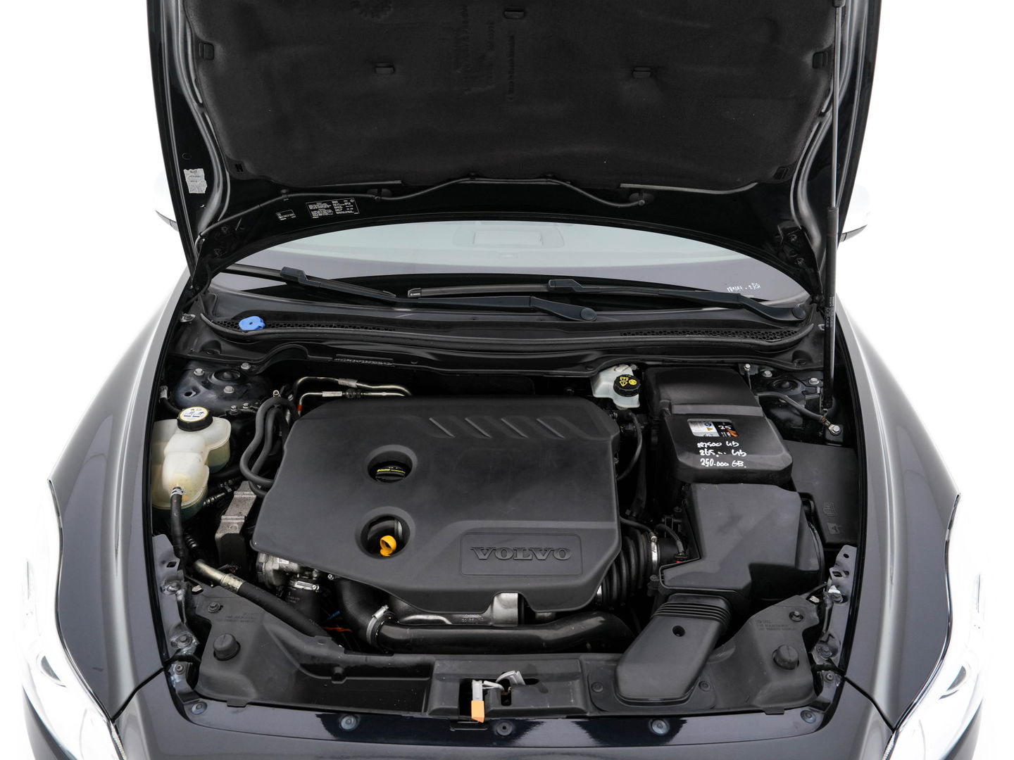 Volvo C30 1.6 D2 R-Design Sport-pack *PANO | BI-XENON | LEATHER-FABRIC | NAVI-FULLMAP | HEATED-SPORTSEATS | ECC | CARBON-INLAY | PDC | PREMIUM-AUDIO | CRUISE | 17''ALU*