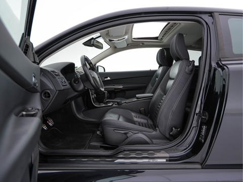 Volvo C30 1.6 D2 R-Design Sport-pack *PANO | BI-XENON | LEATHER-FABRIC | NAVI-FULLMAP | HEATED-SPORTSEATS | ECC | CARBON-INLAY | PDC | PREMIUM-AUDIO | CRUISE | 17''ALU*