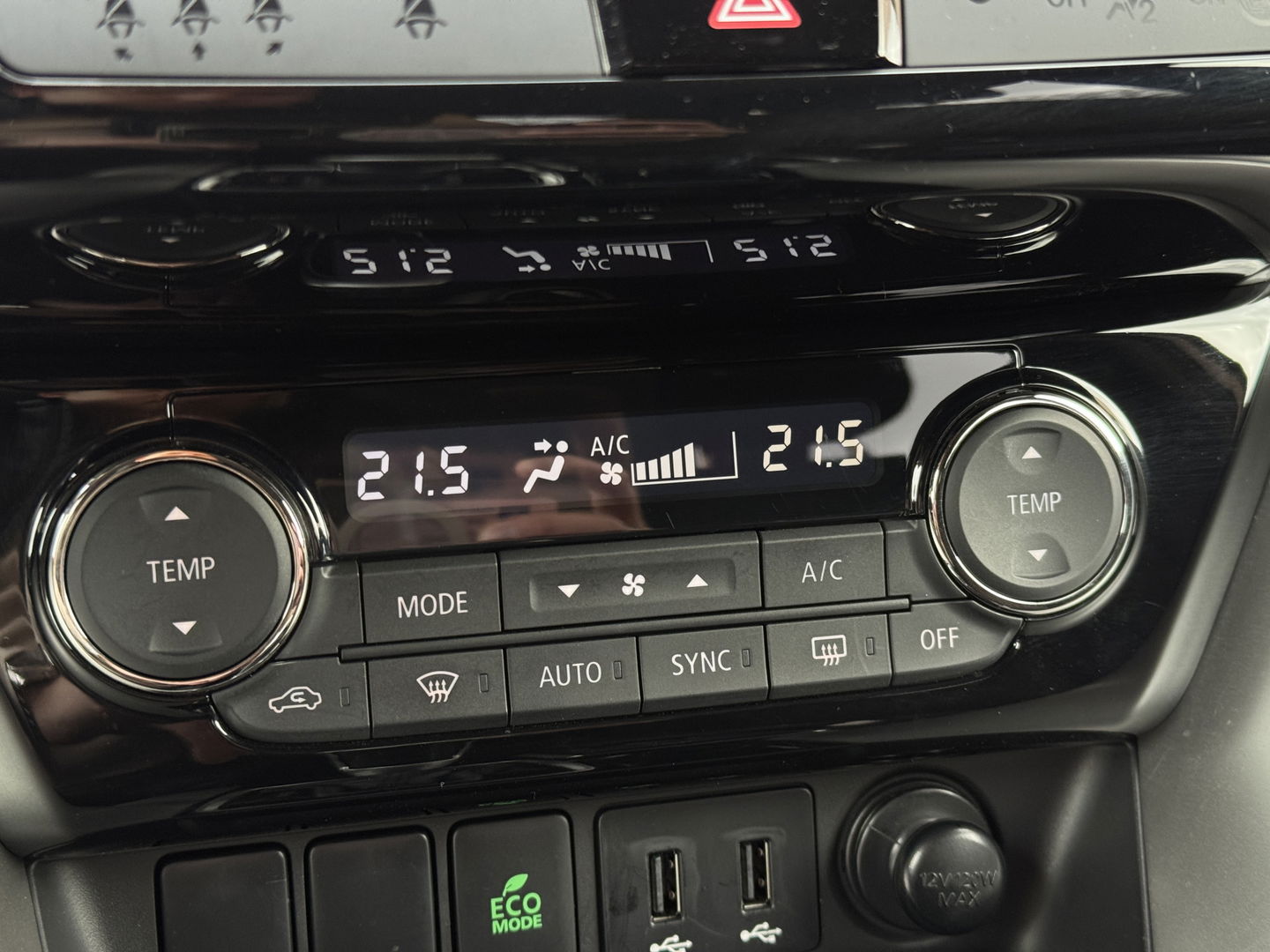 Mitsubishi Eclipse Cross 1.5 DI-T Intense | Origineel Nederlands | 1e Eigenaar! | Apple Carplay | Android Auto | Trekhaak | Lane Assist | DAB | Head-Up Display |