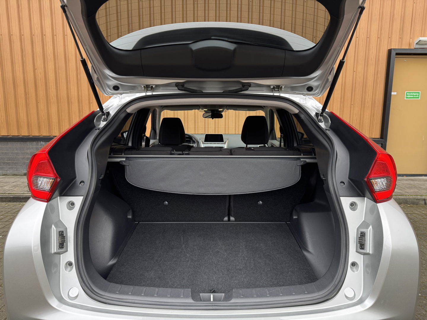 Mitsubishi Eclipse Cross 1.5 DI-T Intense | Origineel Nederlands | 1e Eigenaar! | Apple Carplay | Android Auto | Trekhaak | Lane Assist | DAB | Head-Up Display |