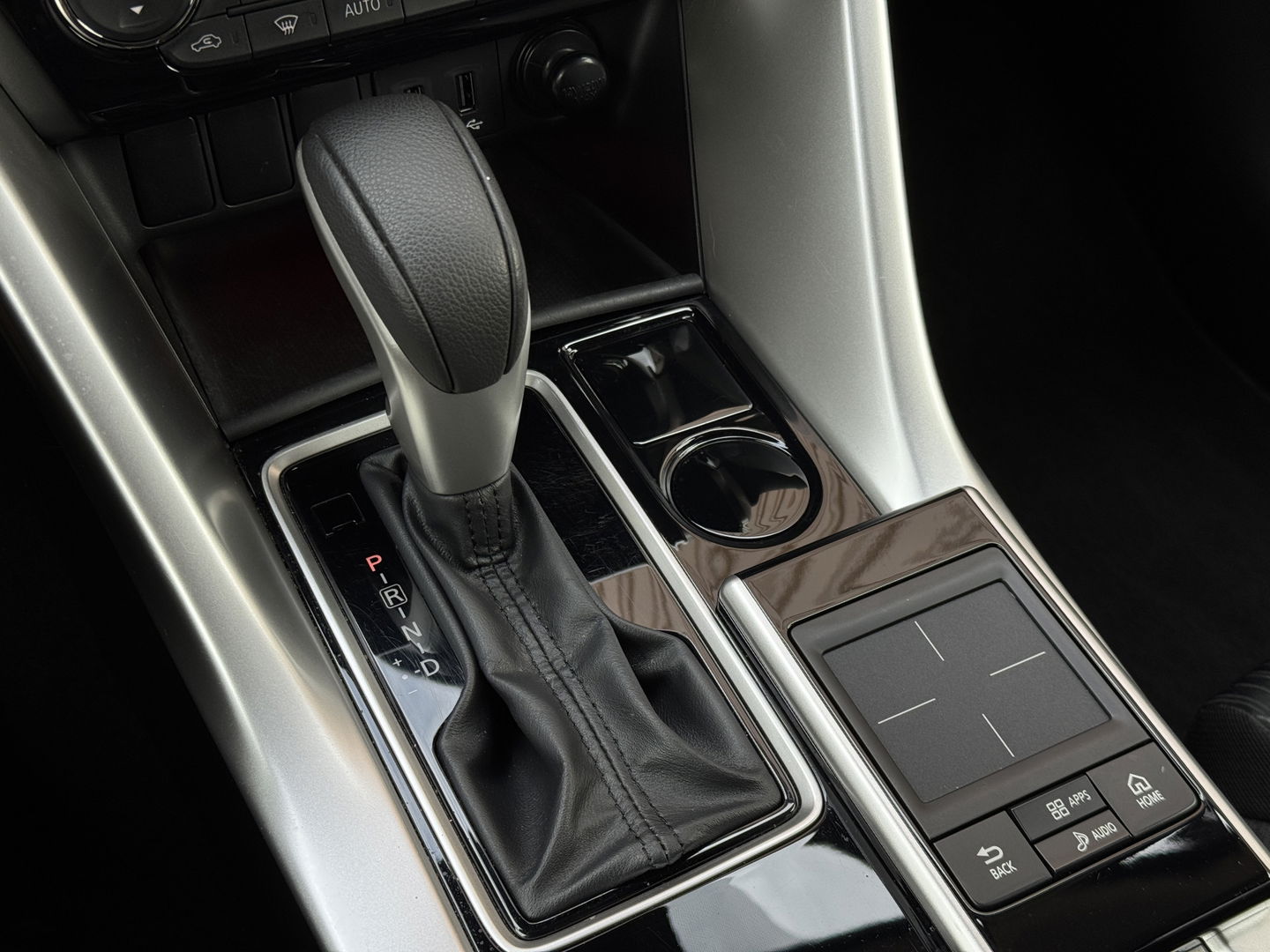 Mitsubishi Eclipse Cross 1.5 DI-T Intense | Origineel Nederlands | 1e Eigenaar! | Apple Carplay | Android Auto | Trekhaak | Lane Assist | DAB | Head-Up Display |