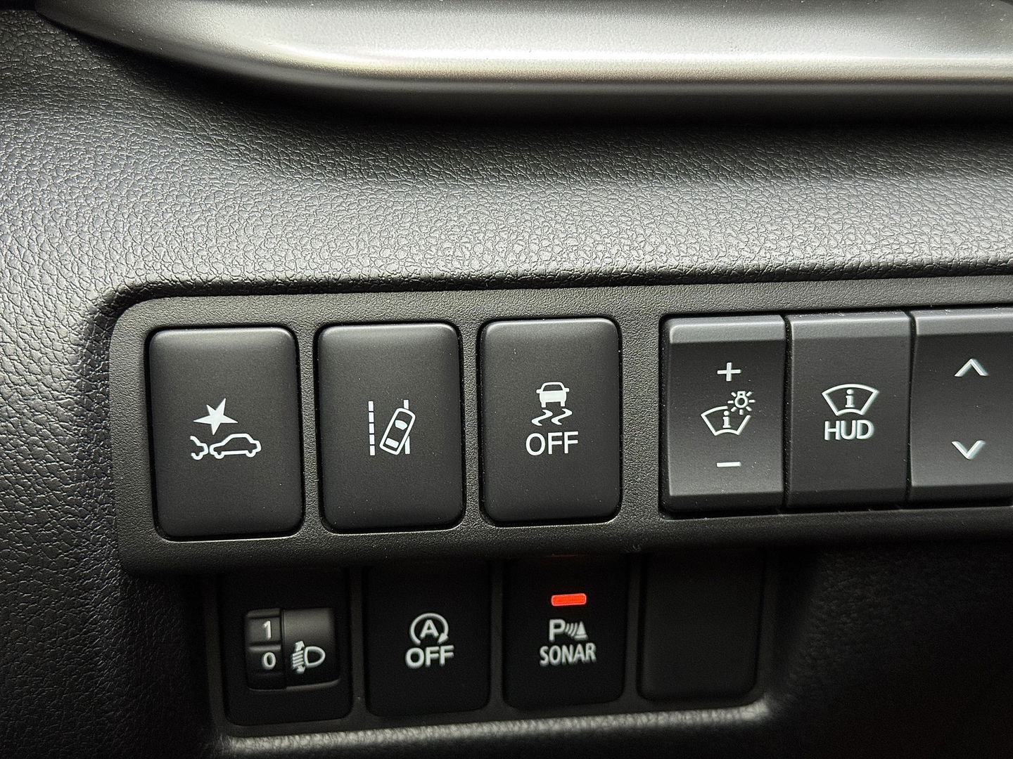 Mitsubishi Eclipse Cross 1.5 DI-T Intense | Origineel Nederlands | 1e Eigenaar! | Apple Carplay | Android Auto | Trekhaak | Lane Assist | DAB | Head-Up Display |