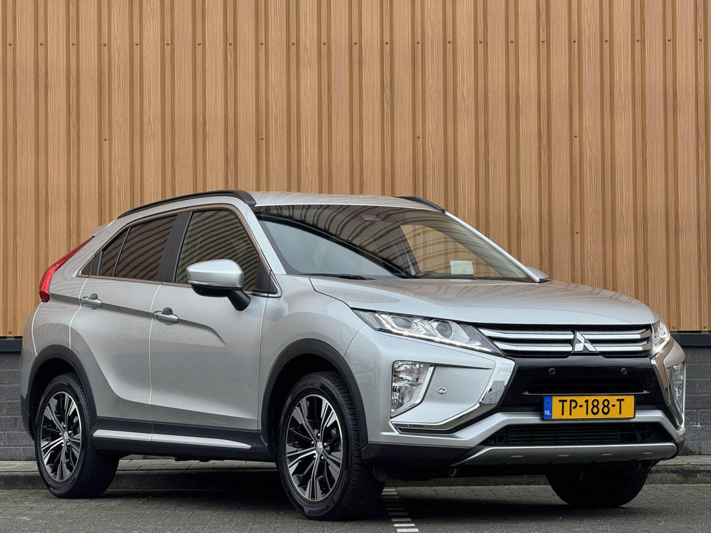 Mitsubishi Eclipse Cross 1.5 DI-T Intense | Origineel Nederlands | 1e Eigenaar! | Apple Carplay | Android Auto | Trekhaak | Lane Assist | DAB | Head-Up Display |