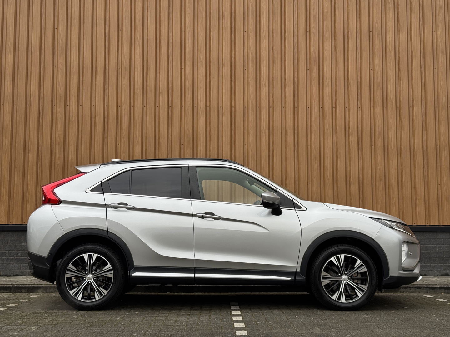 Mitsubishi Eclipse Cross 1.5 DI-T Intense | Origineel Nederlands | 1e Eigenaar! | Apple Carplay | Android Auto | Trekhaak | Lane Assist | DAB | Head-Up Display |