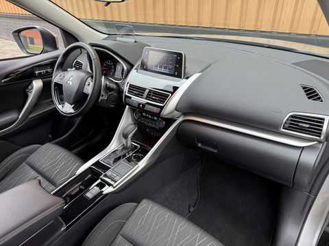 Mitsubishi Eclipse Cross 1.5 DI-T Intense | Origineel Nederlands | 1e Eigenaar! | Apple Carplay | Android Auto | Trekhaak | Lane Assist | DAB | Head-Up Display |