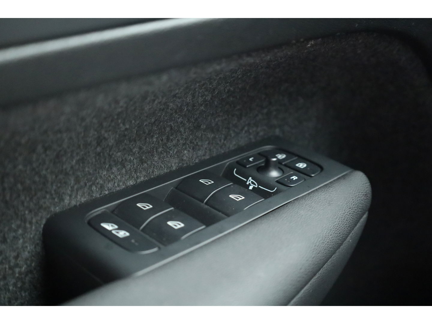 Volvo XC40 2.0 B3 Plus Black Edition | Facelift | 360 camera | Blis | ACC | Carplay | H&K Audio |